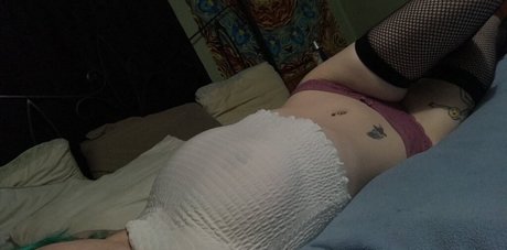 liluthivert nude model gallery