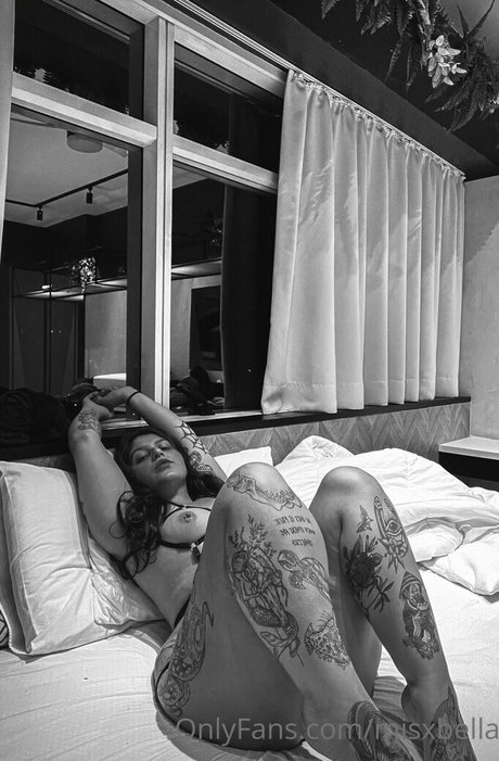 Isabella Medeiros pornstar sexy galleries