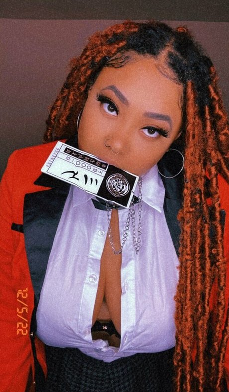 Queeen savage pornographic star pictures