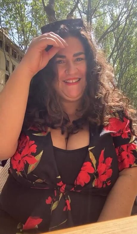 Caliope nudes model photo