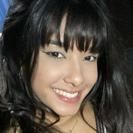 Yummy Chan sex star pics