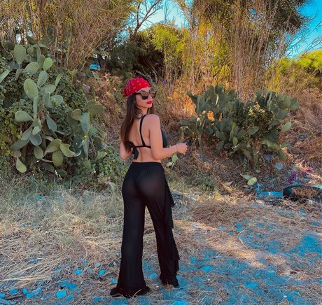 Ika porn model photo