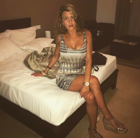 Claudia Valler beautiful star img