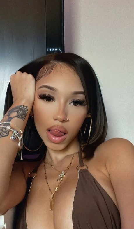 Y lashae sexy actress pics