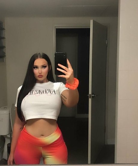 Tayla Cooper sexy star gallery