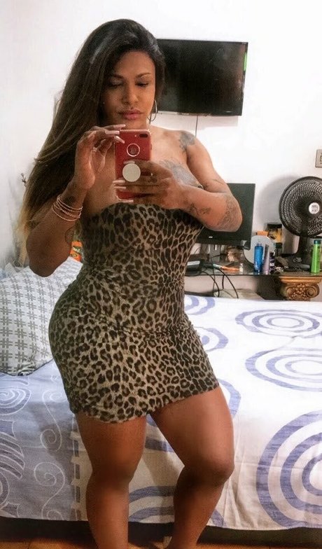 Karol Salles model xxx photos