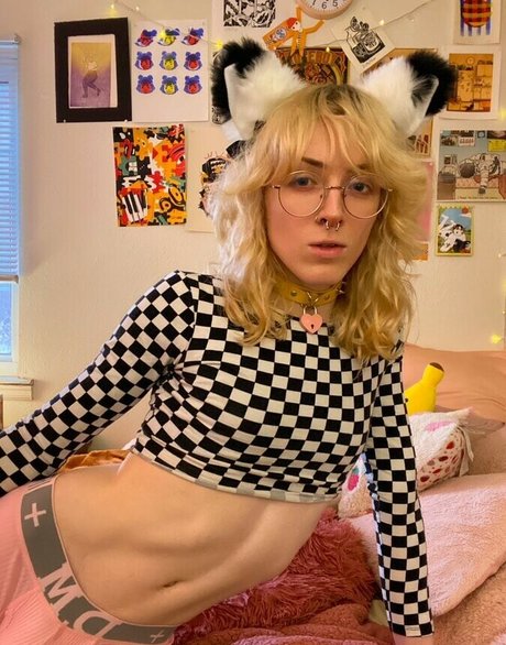 Molly Doll model top images