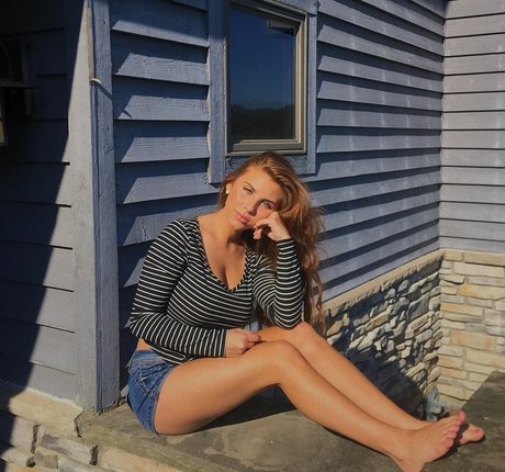 Samantha Vicha nude model pics