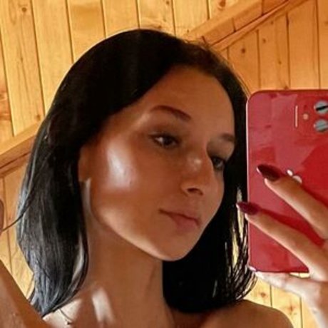 RoxyMilano pornographic actress photos