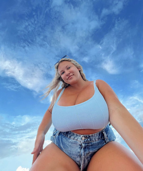 Hayden Buchko pornstar pretty image