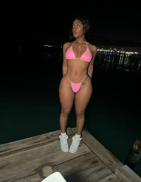 cathiimedialuna model naked img