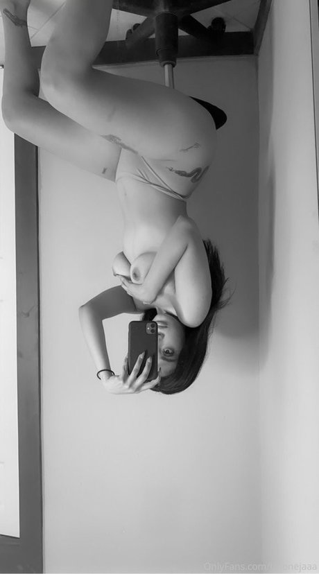 laconejaaa pornstar naked pic