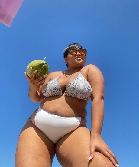 Rizia Cerqueira star hot img