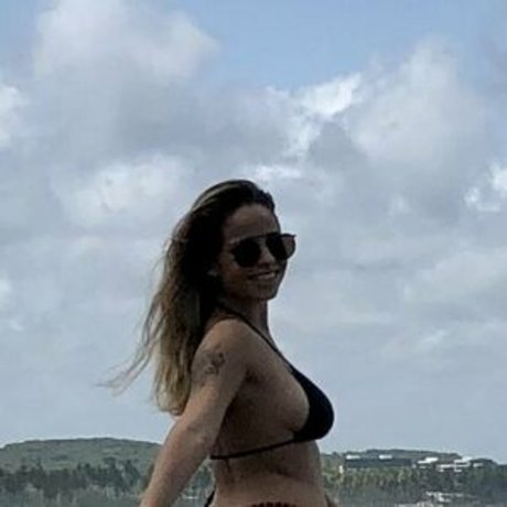 Thais Ferrari hd actress image