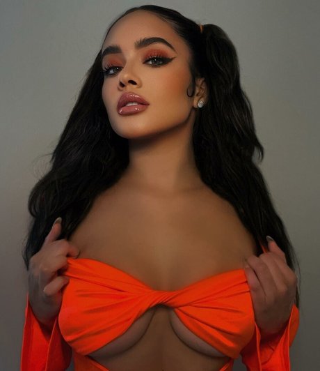 Paolakrystal sexy actress img