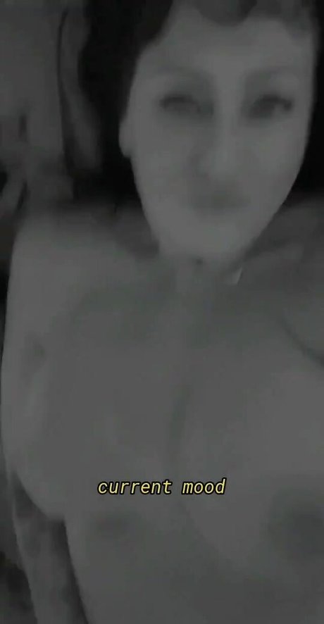 Mother vs Daughter hot actress pic