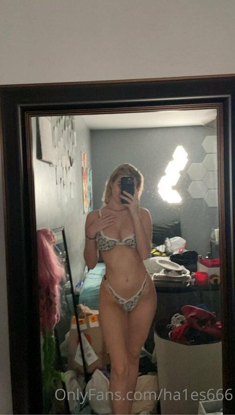 HayMartinn naked star pics