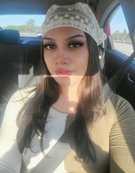 Mina Sin sexy pornstar photos