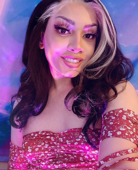 Mina Sin porn model image