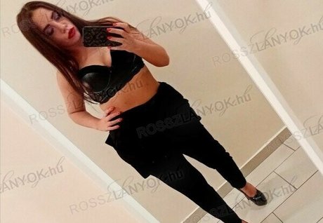 vivi2416 porn actress img