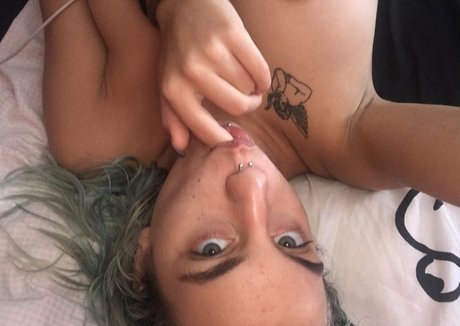 Princesa Venus naked pornstar pics