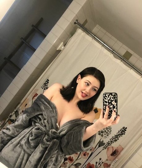 lilacorpse star hot photos