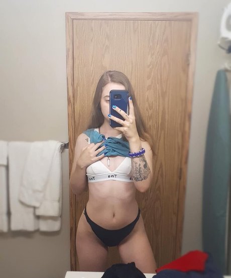 Alildore pornographic model pics