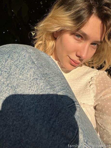 foreverSat sexy actress pictures