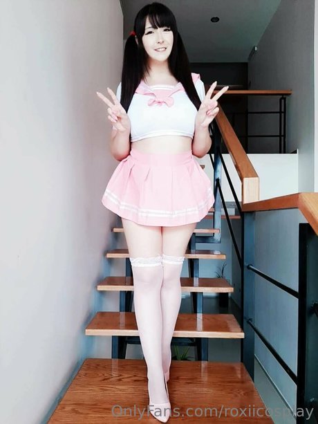 Roxii Cosplay art star picture