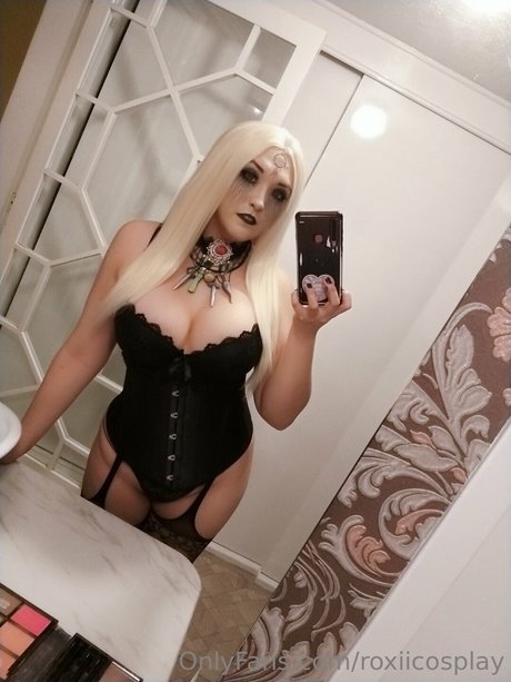 Roxii Cosplay star beautiful picture