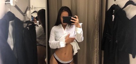 cxurtnee pornstar nice pictures