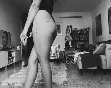 Queen Red exclusive pornstar photos