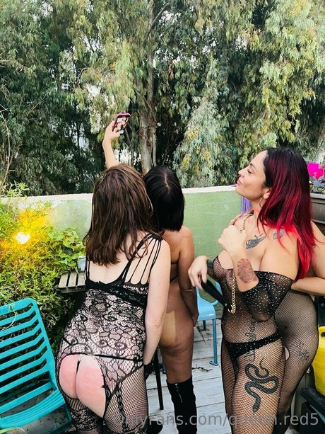 Queen Red hd star pics