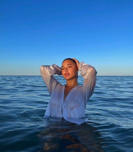 Bonnie Humps nice model pics