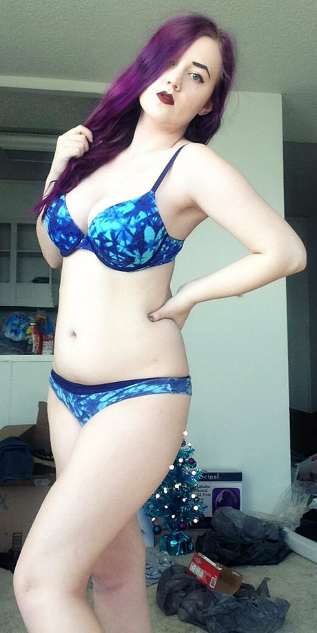 TemptyVA model sex galleries