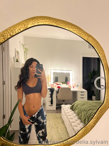 Delia Sylvain free star gallery