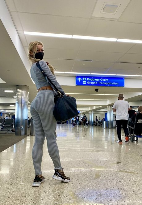 Kari Nautique star naked pics