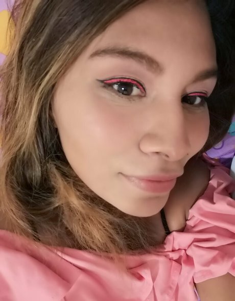 Lizbeth Martinez star art pics