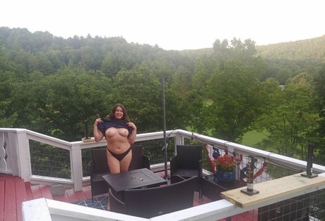 WNC Fun Girl model pic