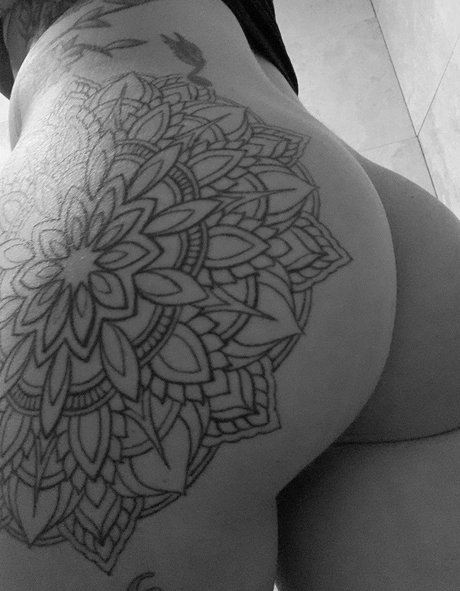 Cassie Robb BKFC model nudes archive