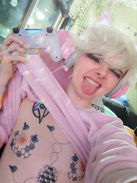 aprilinalindsay Profile pic