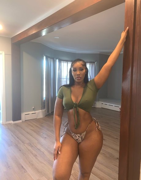 sobomb pretty pornstar photos