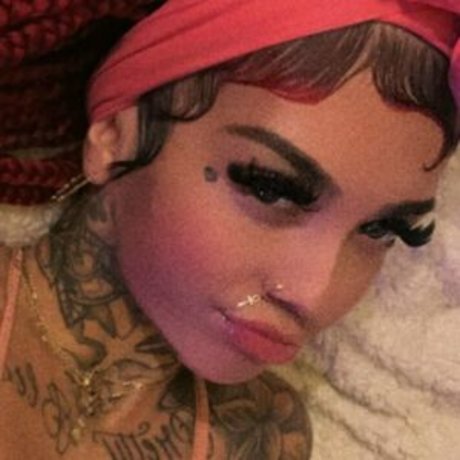 Ring Bells star nude photo