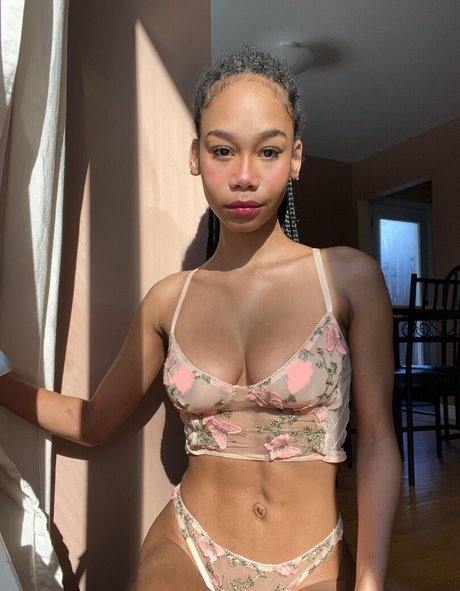 Crackn Freckles star nude galleries