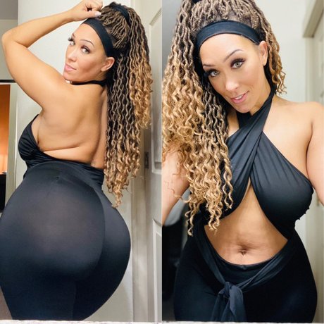 Kendra Kouture star art archive