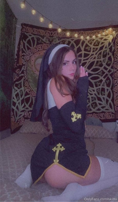 Skittii hot star photo