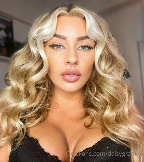 daisygrantxo erotic model archive