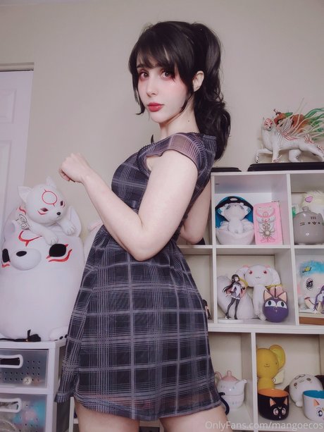 Mangoecos naked pornstar pics