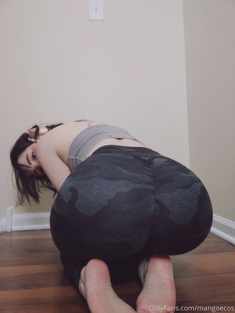 Mangoecos erotic model pics