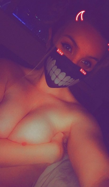 Calcosplay star erotic photo